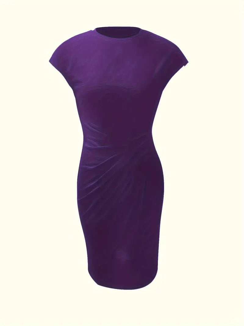 Einfarbiges Kleid mit Rundhalsausschnitt