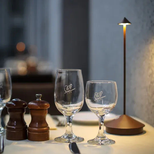 ModernCandle | Elegante kabellose LED-Tischlampe für drinnen und draußen