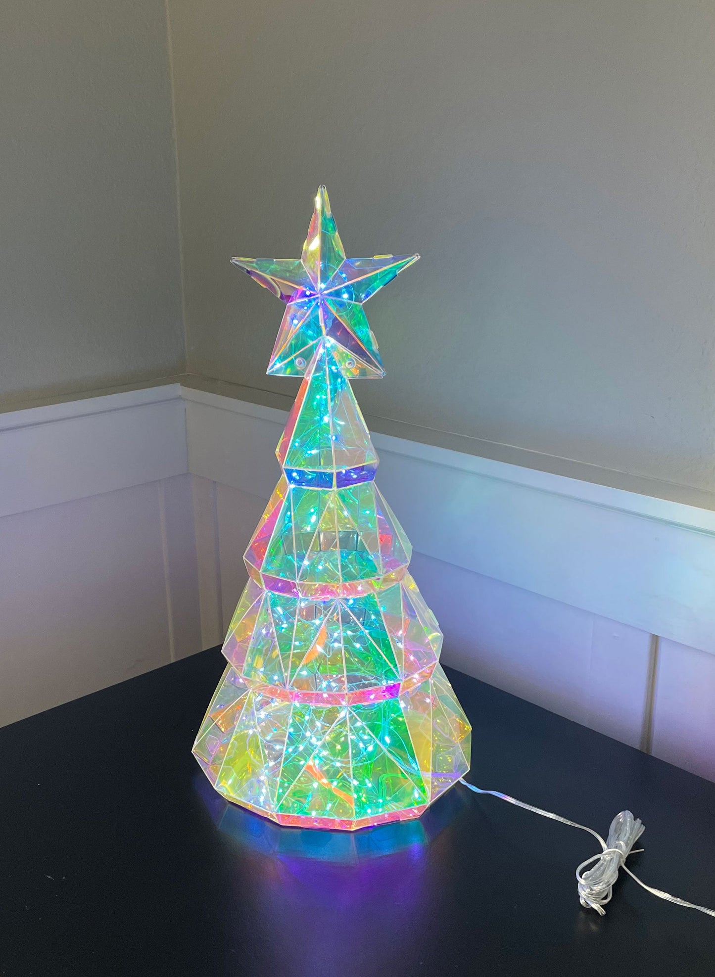 Lichterzauber | 3D Holographischer Weihnachtsbaum mit Fernbedienung und USB-Betrieb