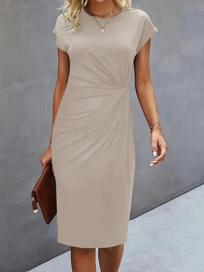 Einfarbiges Kleid mit Rundhalsausschnitt