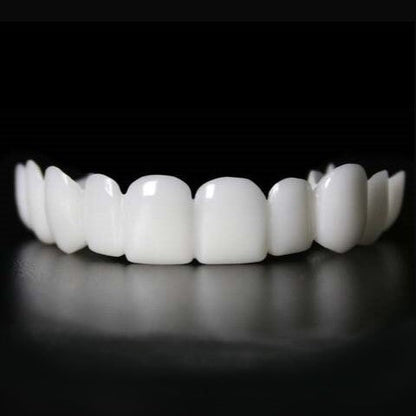 Dentalis | Sofortige Lächelverwandlung mit Snap on Smile Veneers
