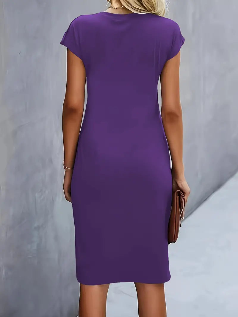 Einfarbiges Kleid mit Rundhalsausschnitt | Elizabeths