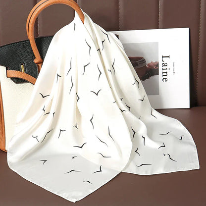 Elara's Luxus Seidenschal – Mode-Bandana für Frauen