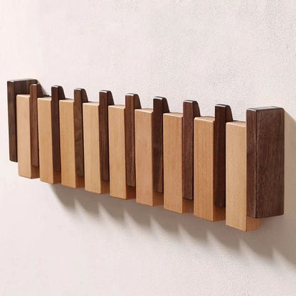 Wandgarderobe im Klavierstil