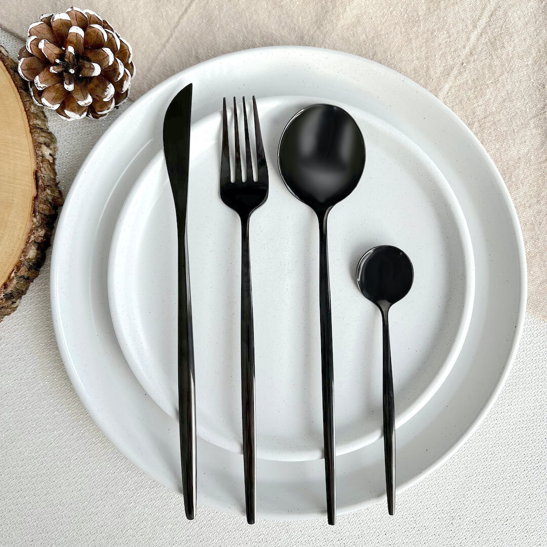 Modernes Schwarzes Besteckset