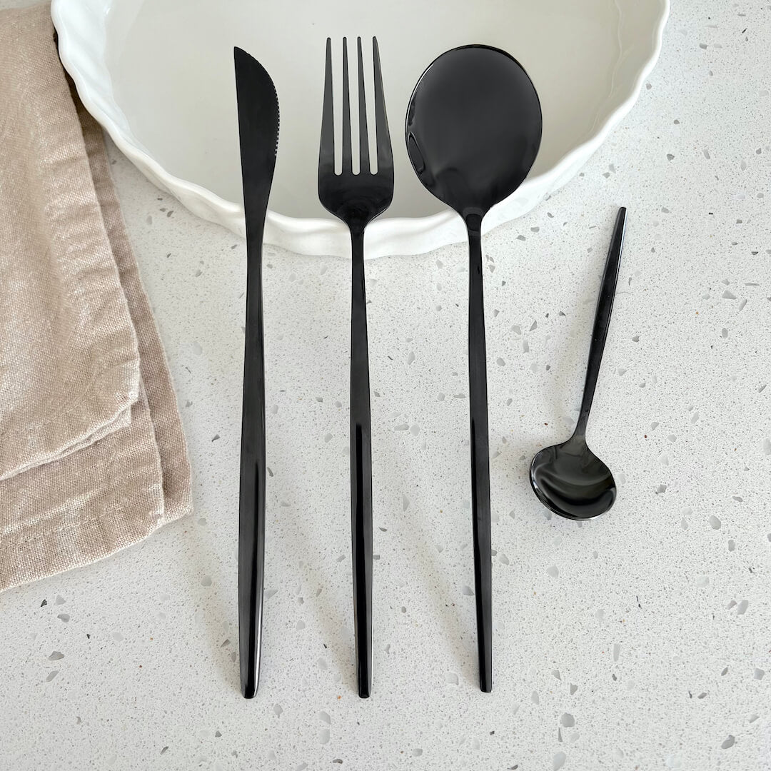 Modernes Schwarzes Besteckset