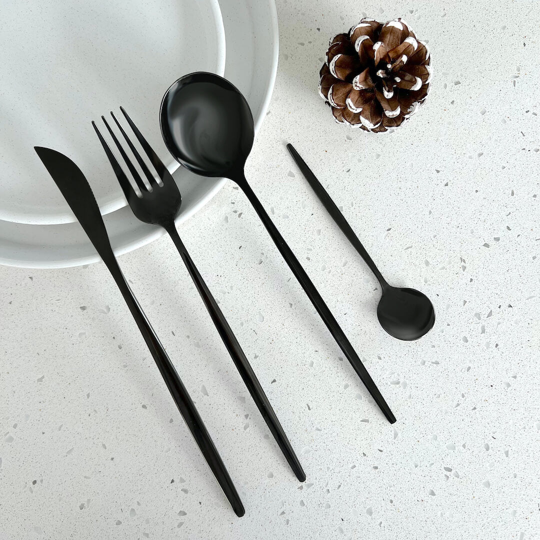 Modernes Schwarzes Besteckset