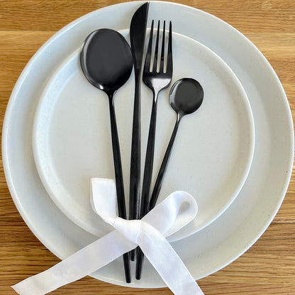 Modernes Schwarzes Besteckset