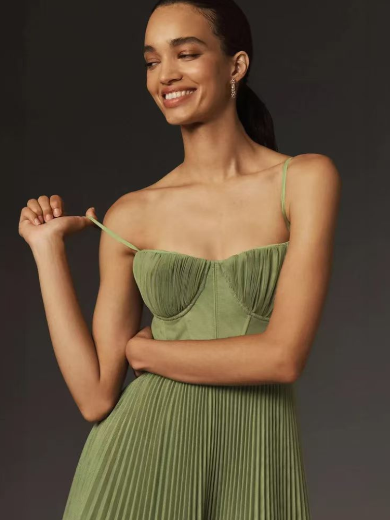 Lorelei | Kleid in eleganter Smaragdgrün
