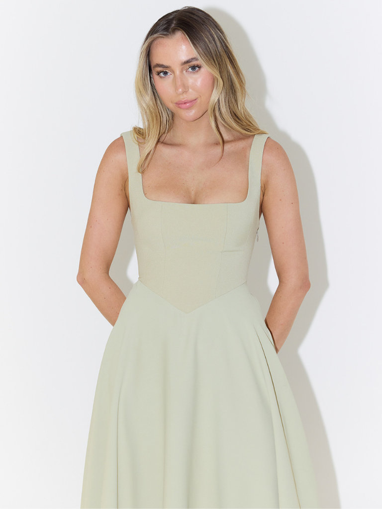 Lucinda | Kleid in edlem Purpurrot