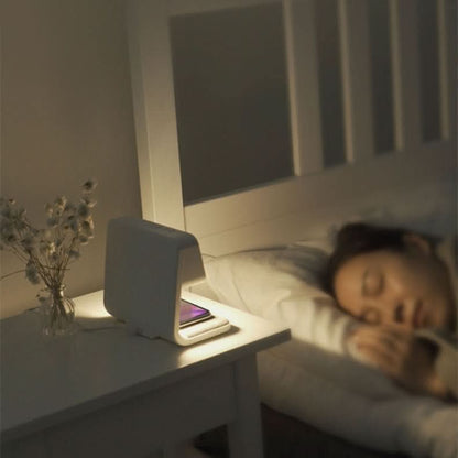 Nachttischlampe mit Wecker und Ladefunktion