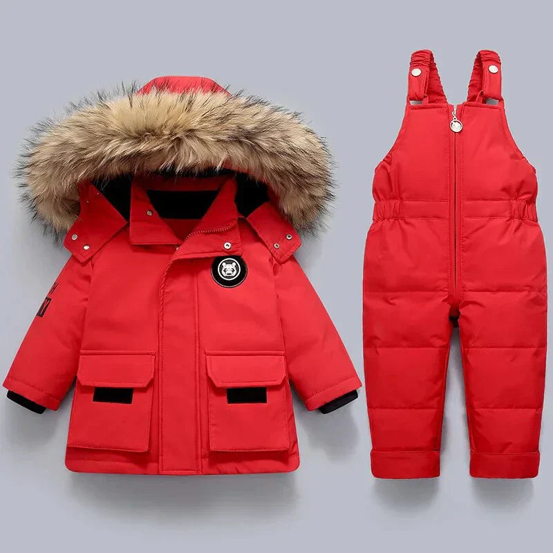 Arietta Abenteurer | Stylische Kinderjacke und Latzhose für kalte Tage