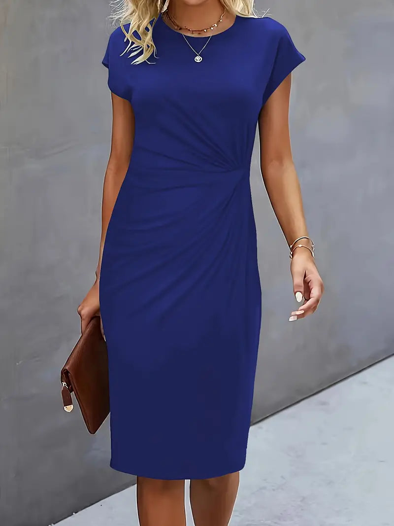 Einfarbiges Kleid mit Rundhalsausschnitt