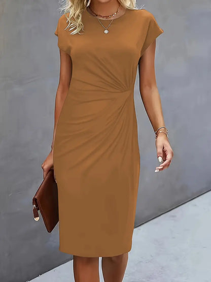 Einfarbiges Kleid mit Rundhalsausschnitt