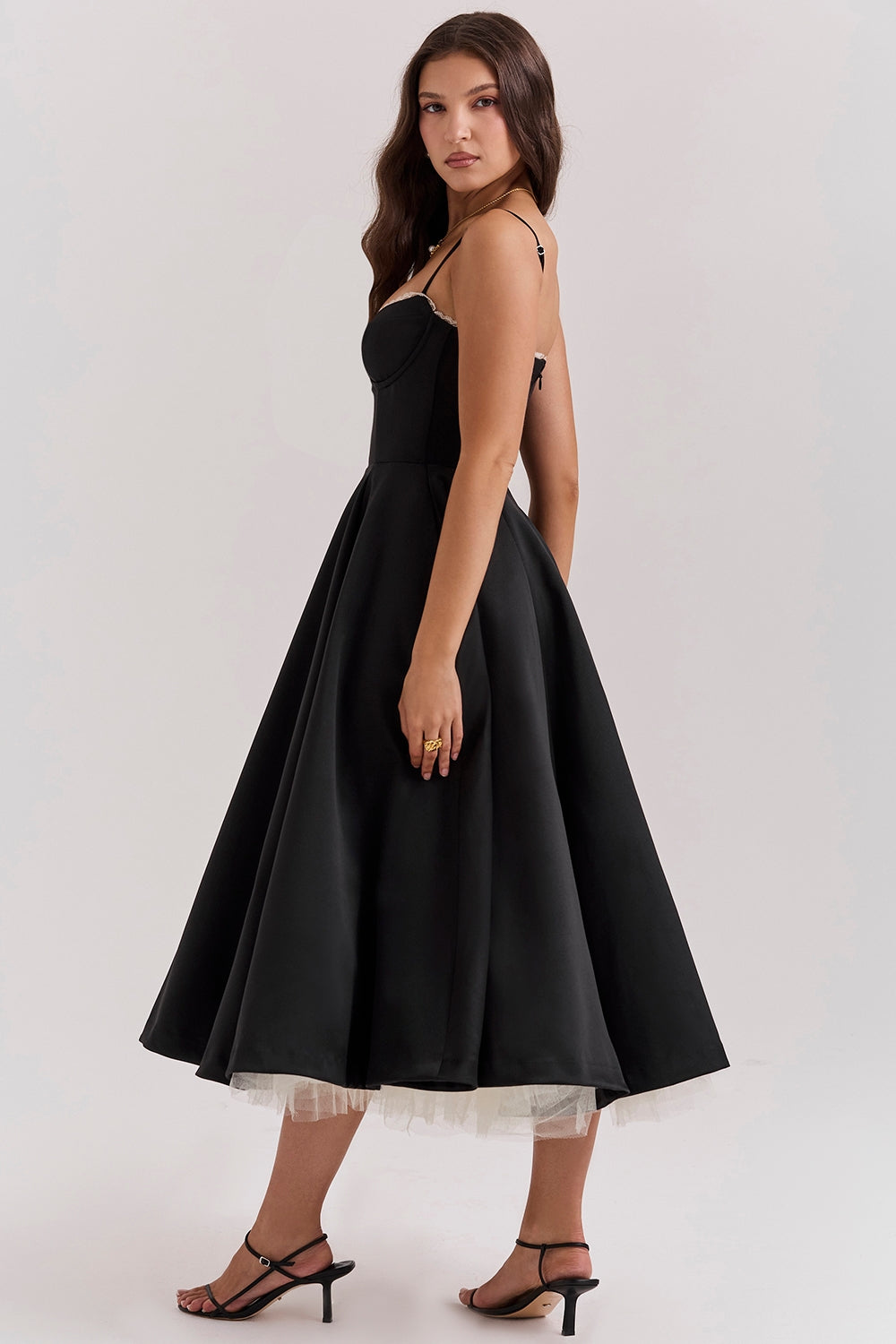 Zendaya | Klassisches Midi-Kleid