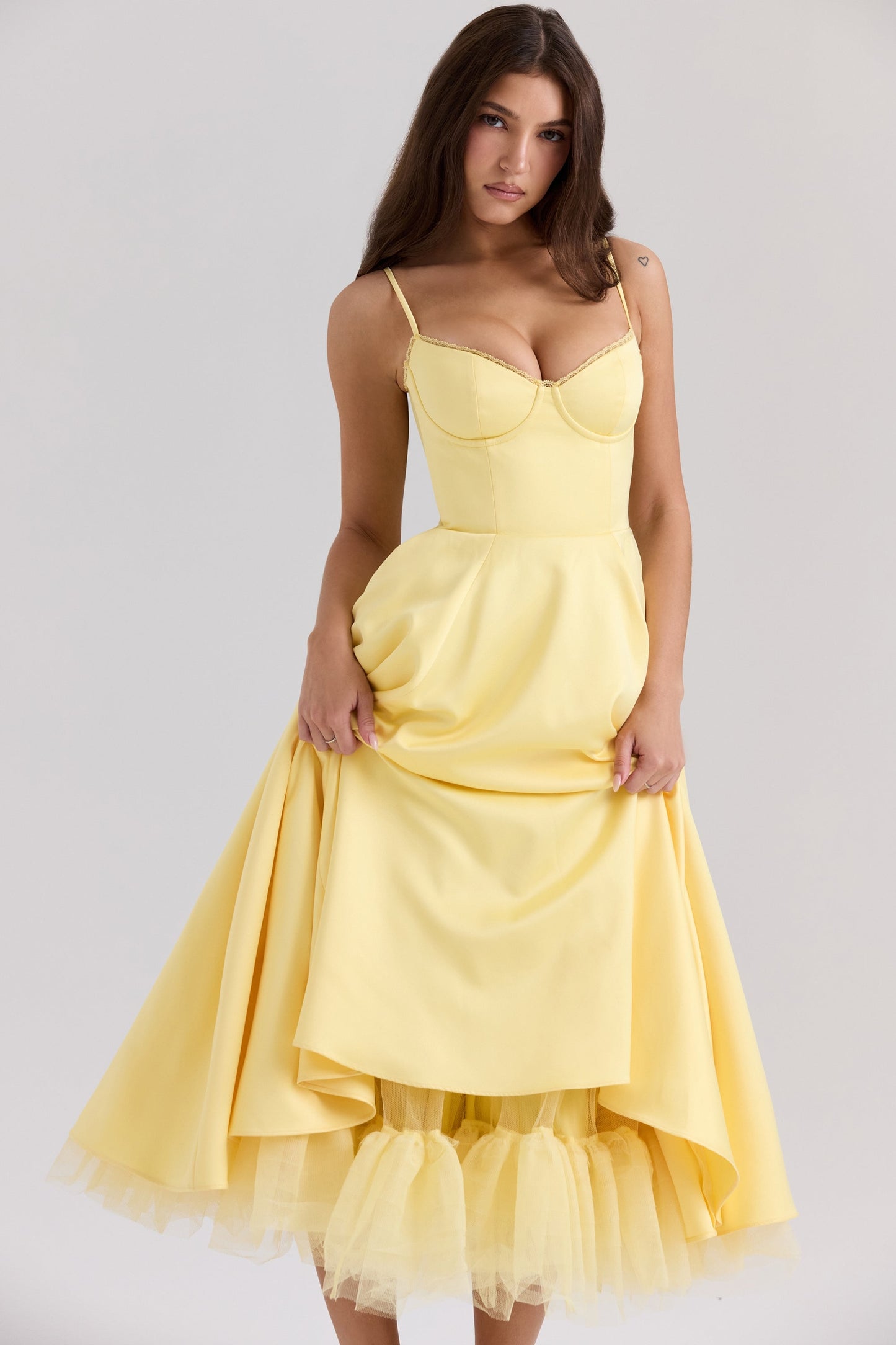 Zendaya | Klassisches Midi-Kleid