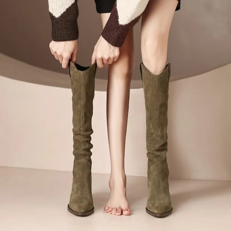 Vintage-Charme Stiefel mit Rüschen | Exquisite Wildlederboots für stilvolle Looks