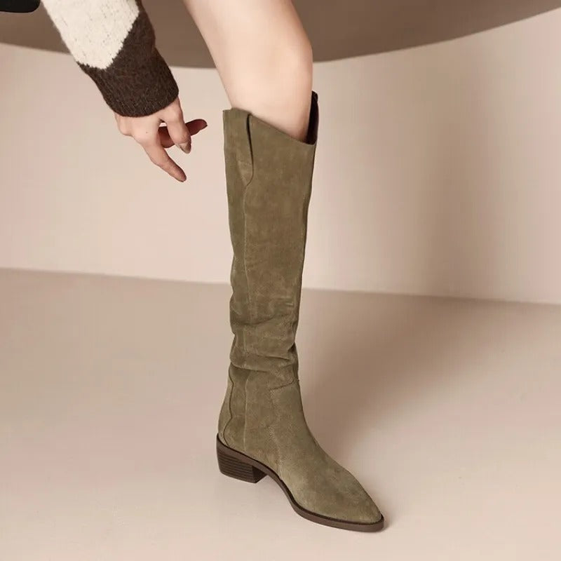 Vintage-Charme Stiefel mit Rüschen | Exquisite Wildlederboots für stilvolle Looks