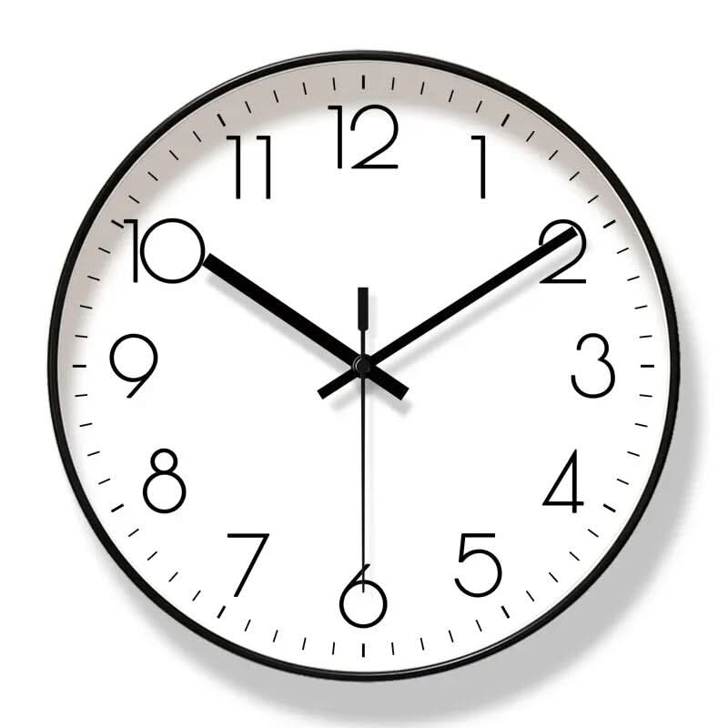 Wanduhr im nordischen Design