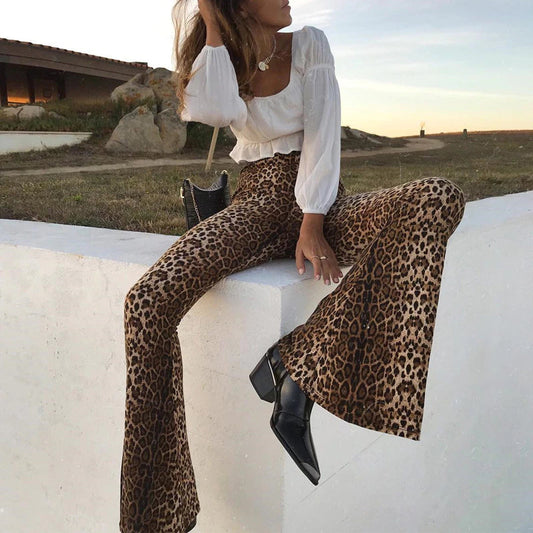 Tara Beastly Flared Pants | Trendige Tiermuster-Hose für maximalen Komfort und Stil